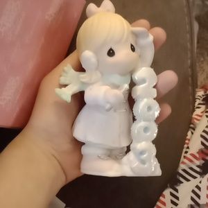 Precious moments " icy good times ahead" 2003